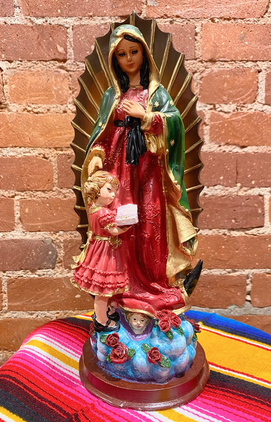 Virgen de Guadalupe con una niña Statue